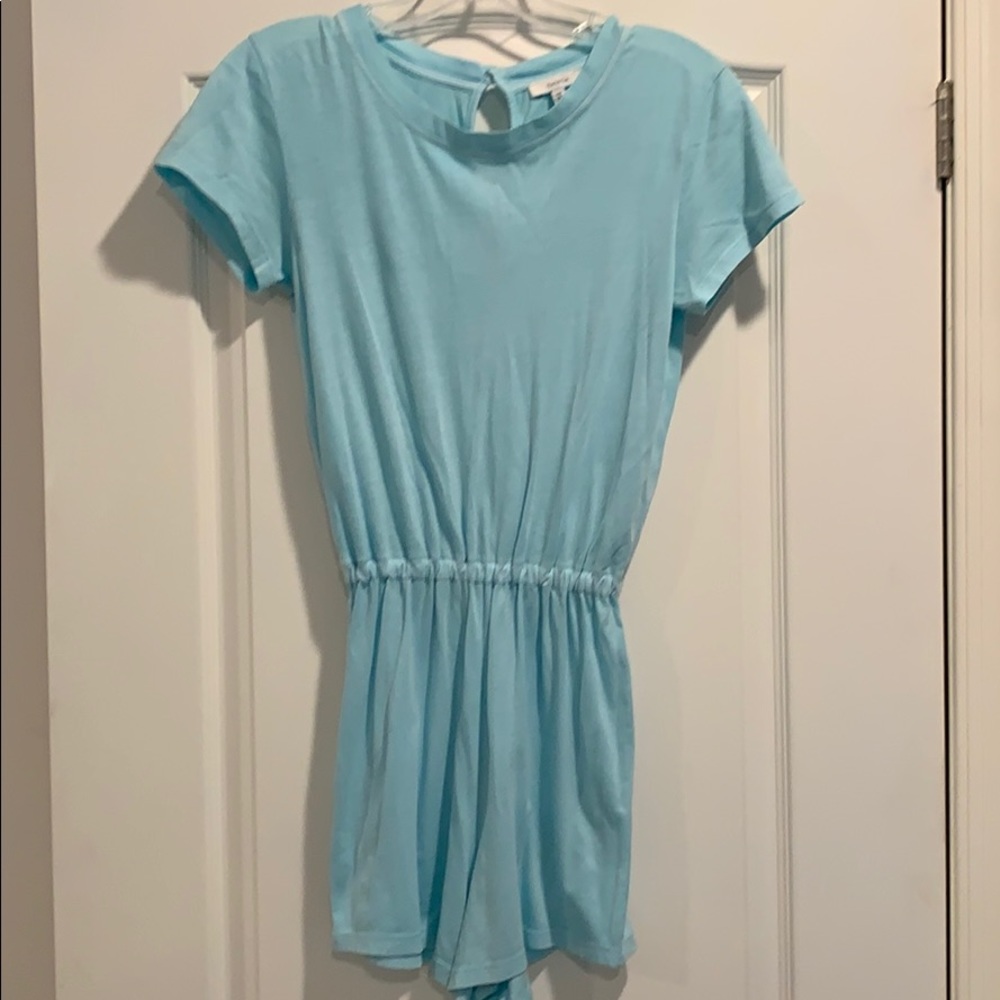 Light blue short jumper